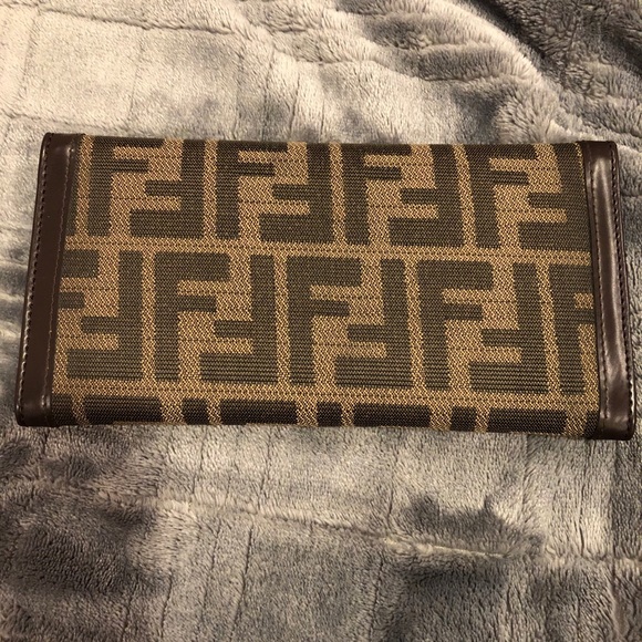 Vintage Fendi wallet - Picture 8 of 8